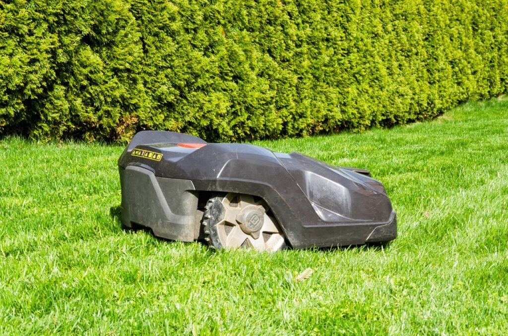 Exploring Robotic Lawn Mowers: Available Options and Working Mechanisms Exploring Robotic Lawn Mowers: Available Options and Working Mechanisms